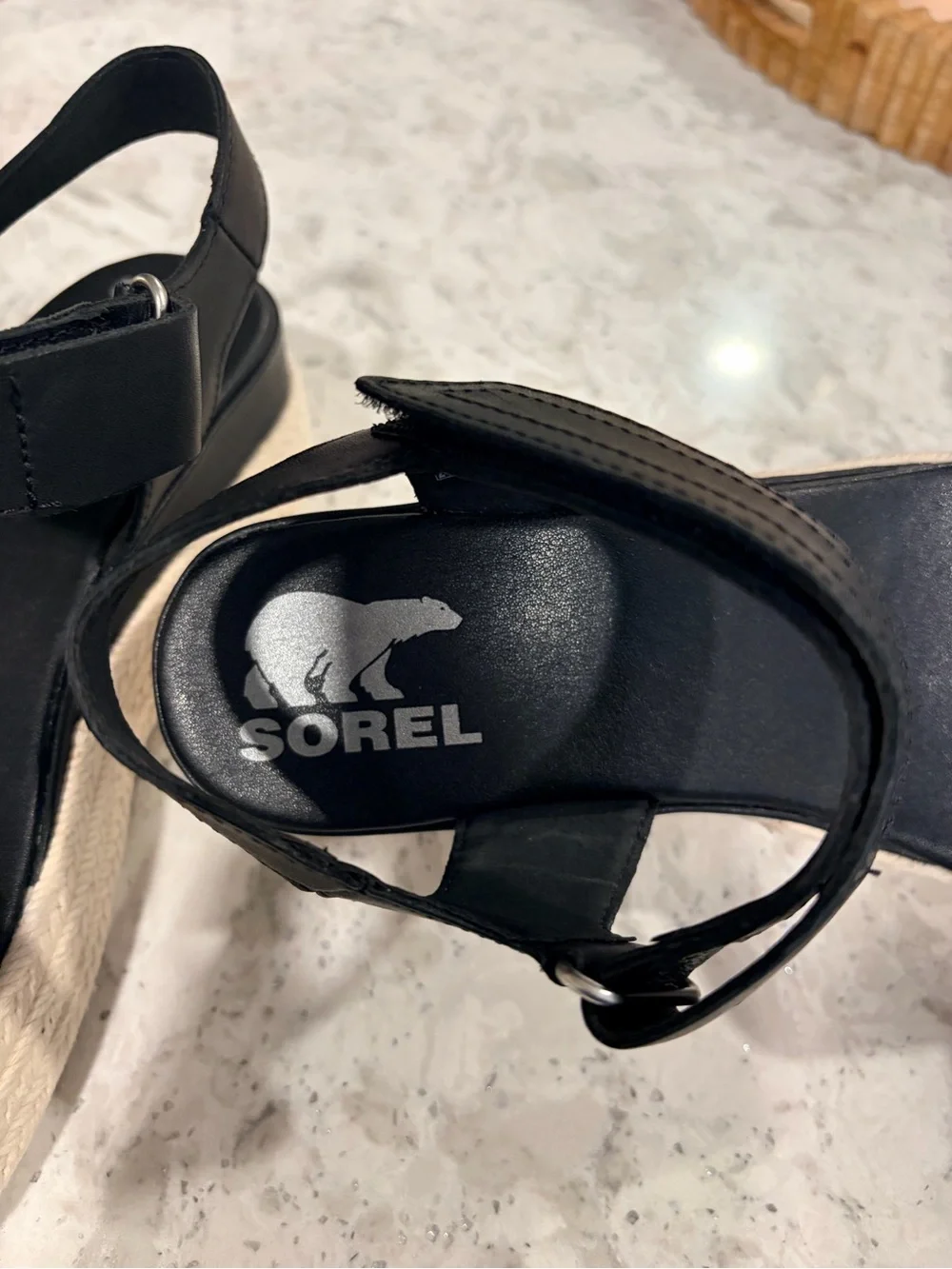 NWOT. Sorel Cameron Black Espadrille Sandals with Ankle Strap. Size 7.5.